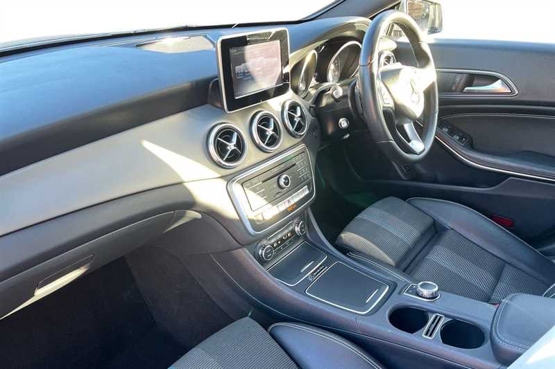 Used Mercedes-Benz CLA 2018 for sale - 77010721: Photo 2