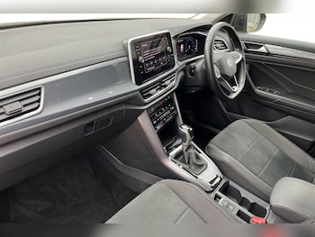 Used Volkswagen T-Roc 2022 for sale - 77686041: Photo