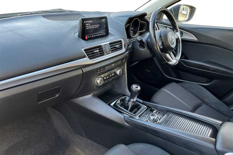 Used Mazda Mazda3 2018 for sale - 76191245: Photo 2