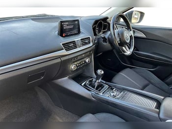 Used Mazda Mazda3 2018 for sale - 76191245: Photo 2