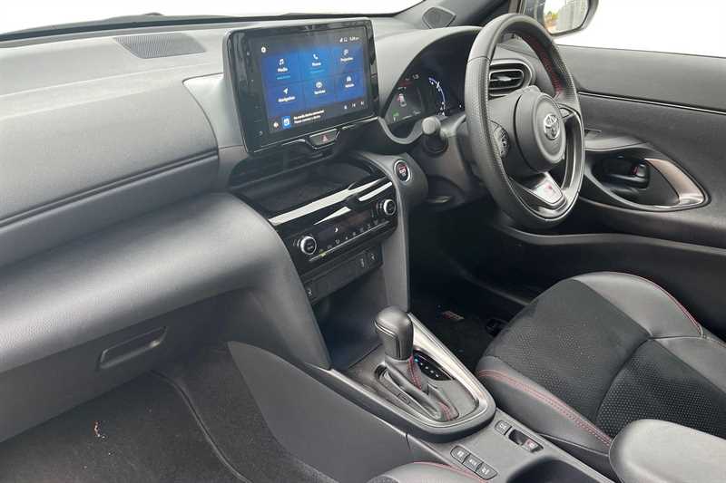 Used Toyota Yaris Cross 2023 for sale - 76003774: Photo 2
