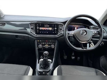 Used Volkswagen T-Roc 2020 for sale - 76826931: Photo