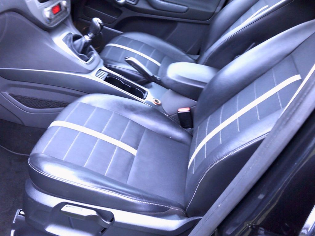 Used Ford Kuga 2011 for sale - 77845136: Photo 14