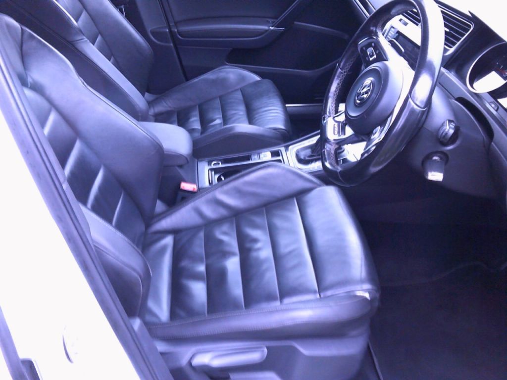 Used Volkswagen Golf 2014 for sale - 76664979: Photo 10