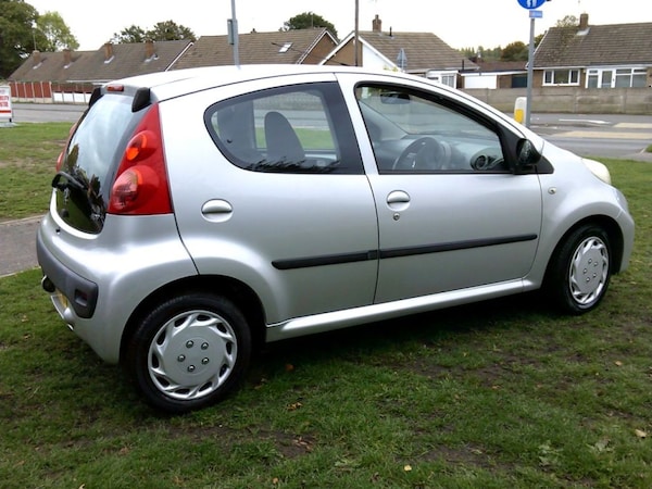 Used Peugeot 107 2010 for sale - 76209941: Photo 6