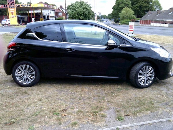 Used Peugeot 208 2016 for sale - 75134813: Photo 7