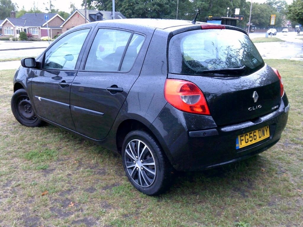 Renault Clio 2006 - 1.2 16V Expression 5dr - Image 4