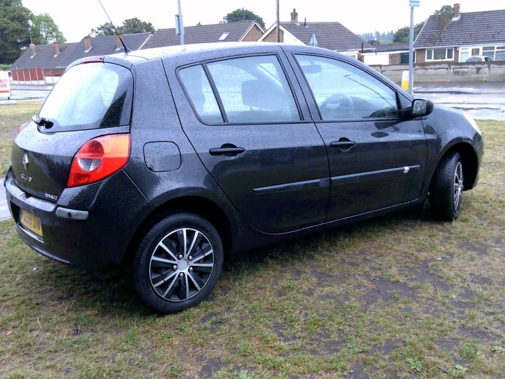 Renault Clio 2006 - 1.2 16V Expression 5dr - Image 6