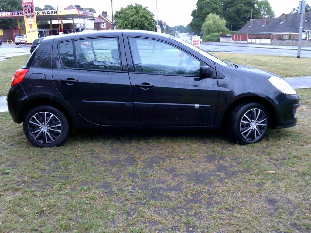 Renault Clio 2006 - 1.2 16V Expression 5dr - Image 7