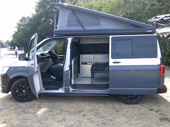 Used Volkswagen Transporter 2016 for sale - 79529146: Photo
