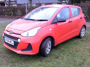Used Hyundai i10 2018 for sale - 76664970: Photo