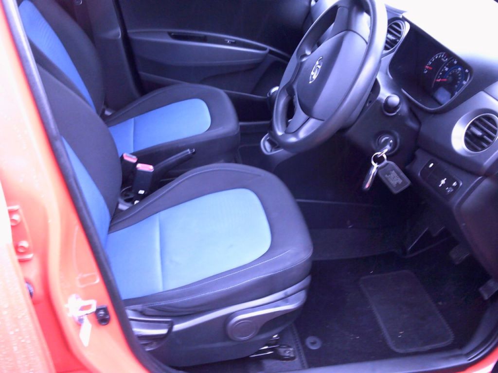 Used Hyundai i10 2018 for sale - 76664970: Photo 8