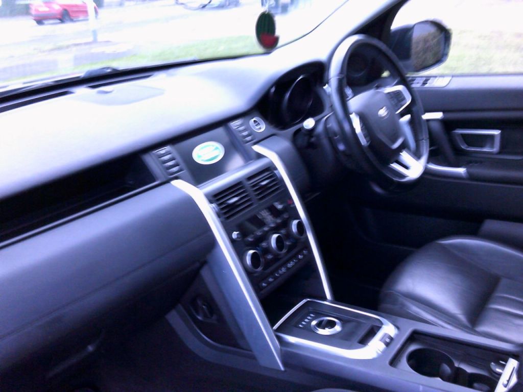 Used Land Rover Discovery Sport 2017 for sale - 76836132: Photo 16