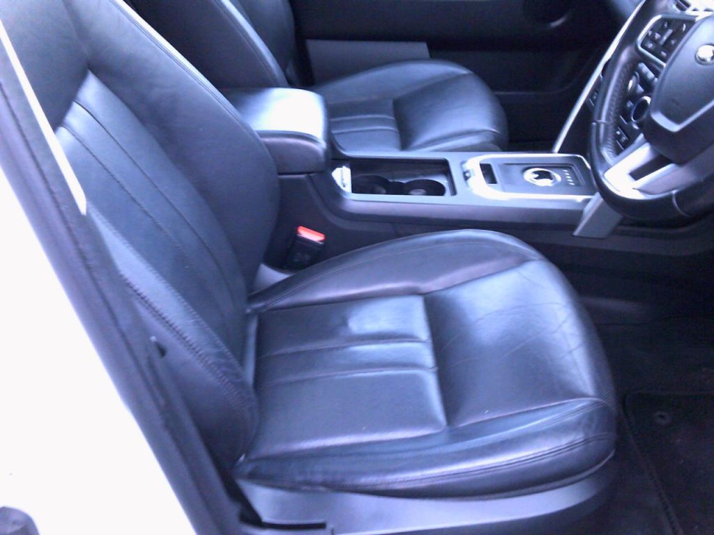 Used Land Rover Discovery Sport 2017 for sale - 76836132: Photo 8