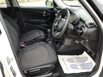 Used MINI Hatch 2018 for sale - 78748305: Photo
