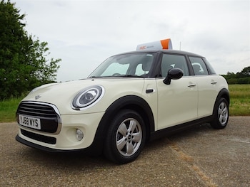 Used MINI Hatch 2018 for sale - 78748305: Photo