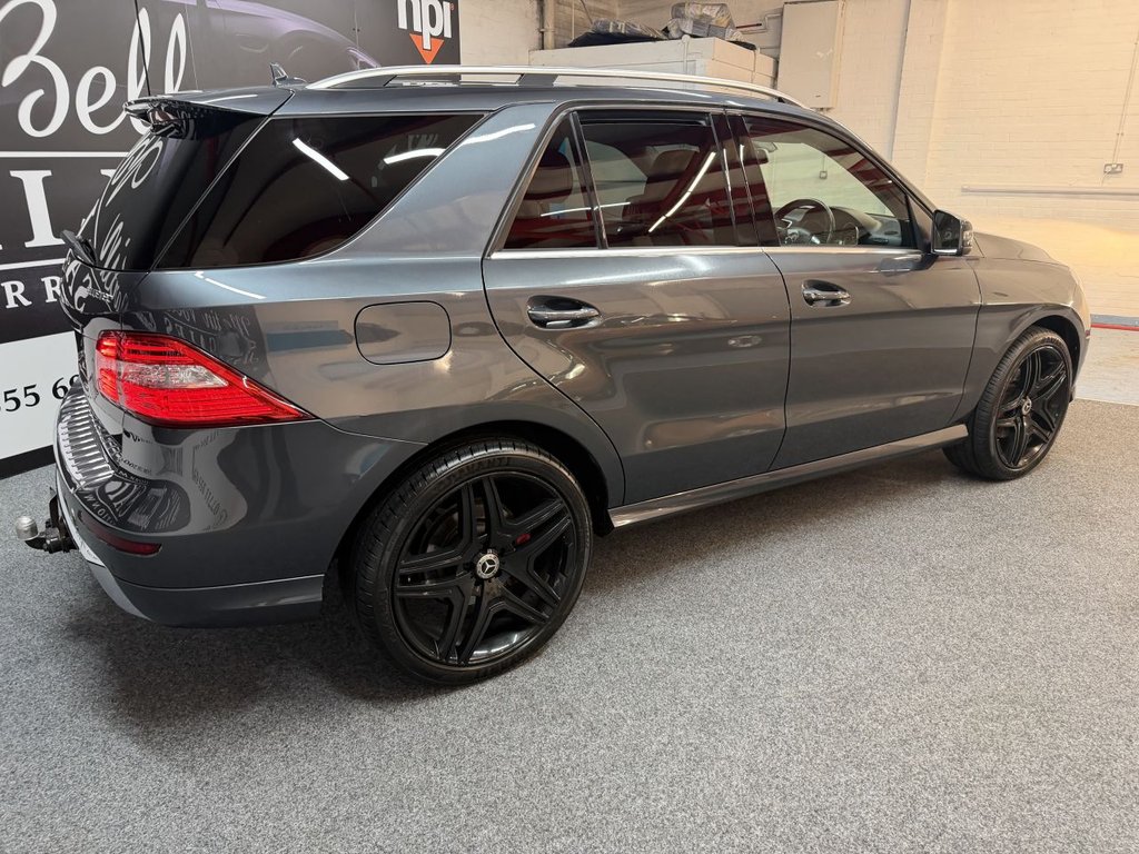 Used Mercedes-Benz M Class 2012 for sale - 76973768: Photo 3