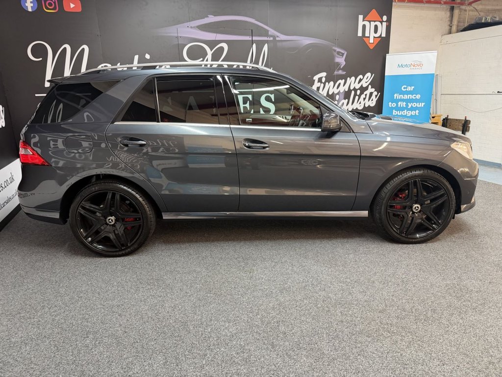 Used Mercedes-Benz M Class 2012 for sale - 76973768: Photo 6