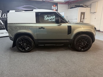 Used Land Rover Defender 2024 for sale - 78943021: Photo