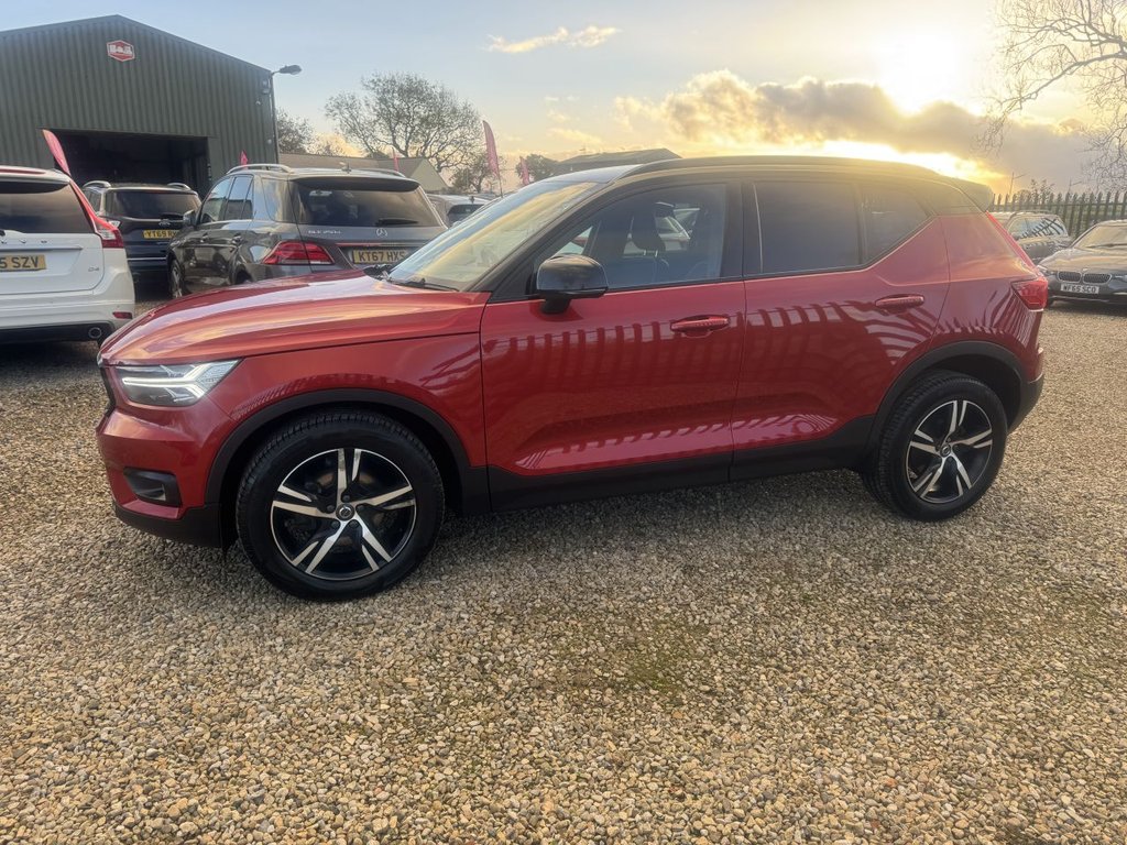 Used Volvo XC40 2020 for sale - 76535401: Photo 2