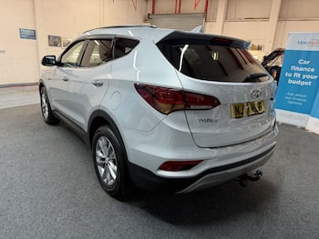 Used Hyundai Santa Fe 2017 for sale - 79818809: Photo