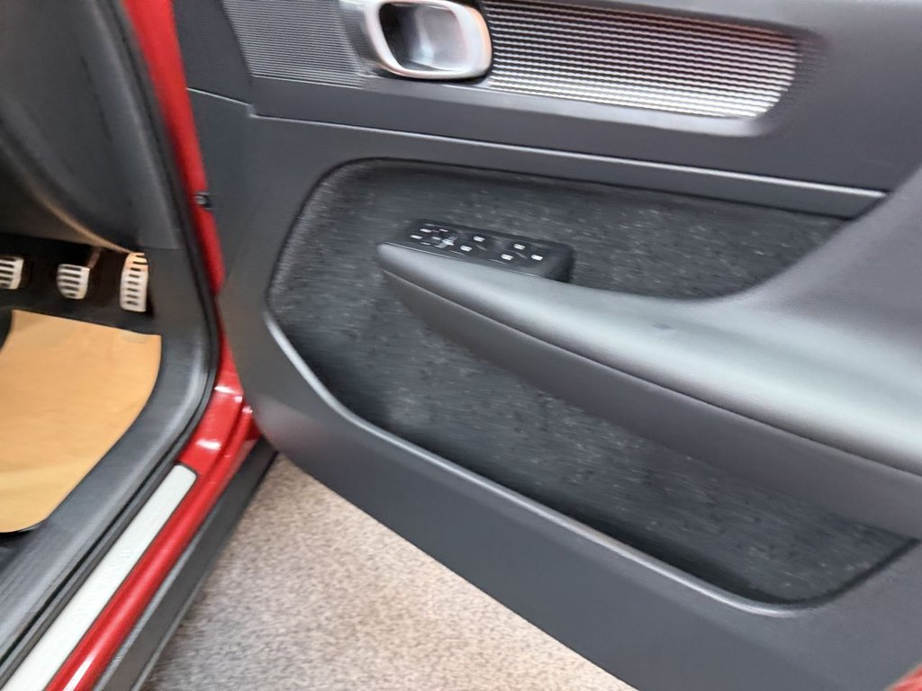 Used Volvo XC40 2020 for sale - 76973189: Photo 29