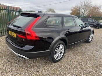 Used Volvo V90 Cross Country 2018 for sale - 76333707: Photo