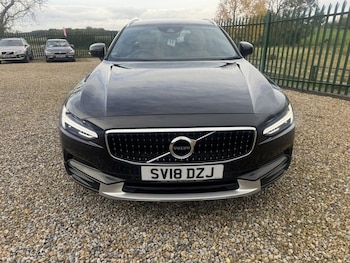 Used Volvo V90 Cross Country 2018 for sale - 76333707: Photo
