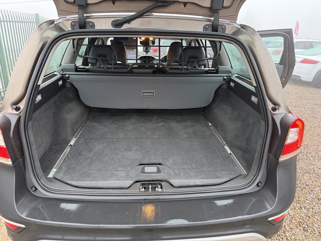 Used Volvo XC70 2014 for sale - 77037759: Photo 13