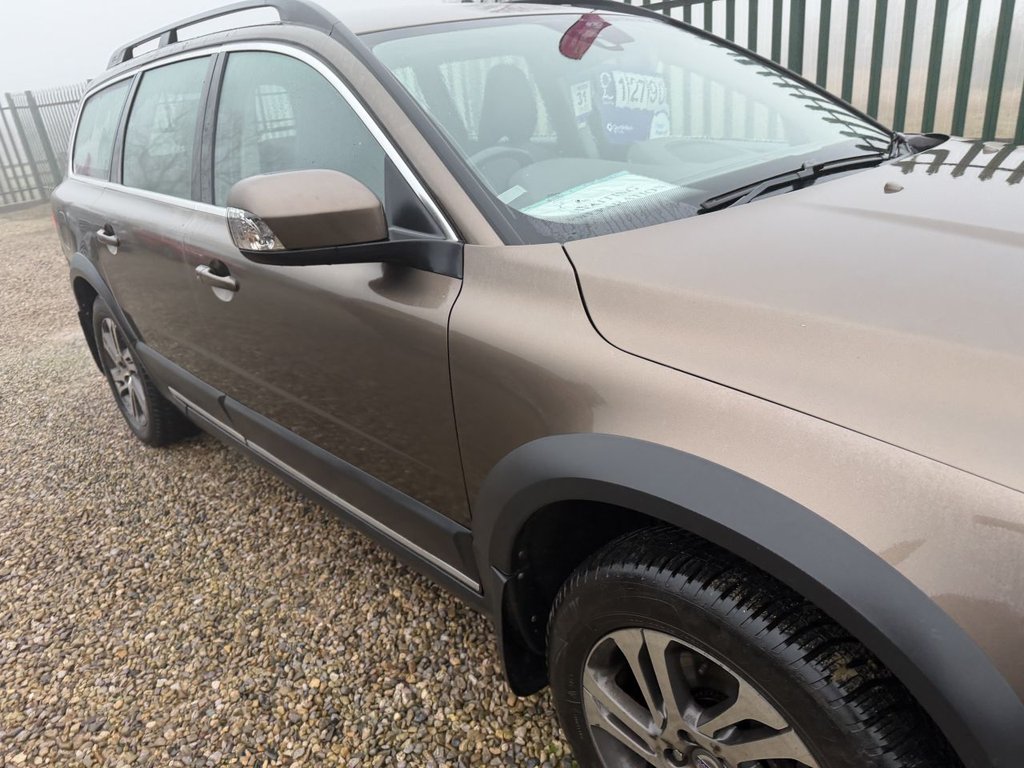 Used Volvo XC70 2014 for sale - 77037759: Photo 8