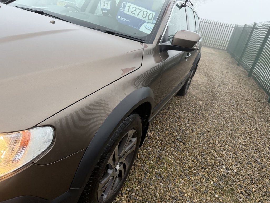 Used Volvo XC70 2014 for sale - 77037759: Photo 9