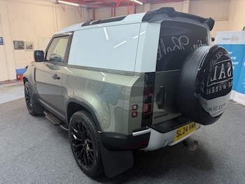 Used Land Rover Defender 2024 for sale - 78501323: Photo