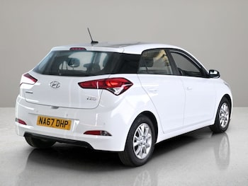 Used Hyundai i20 2017 for sale - 79221303: Photo