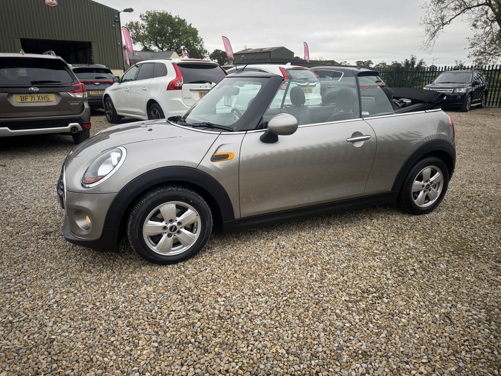 Used MINI Convertible 2017 for sale - 76235874: Photo 2