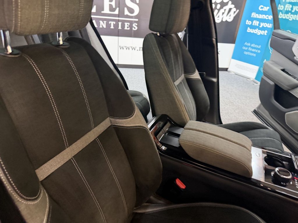 Used Land Rover Range Rover Velar 2017 for sale - 77692605: Photo 28