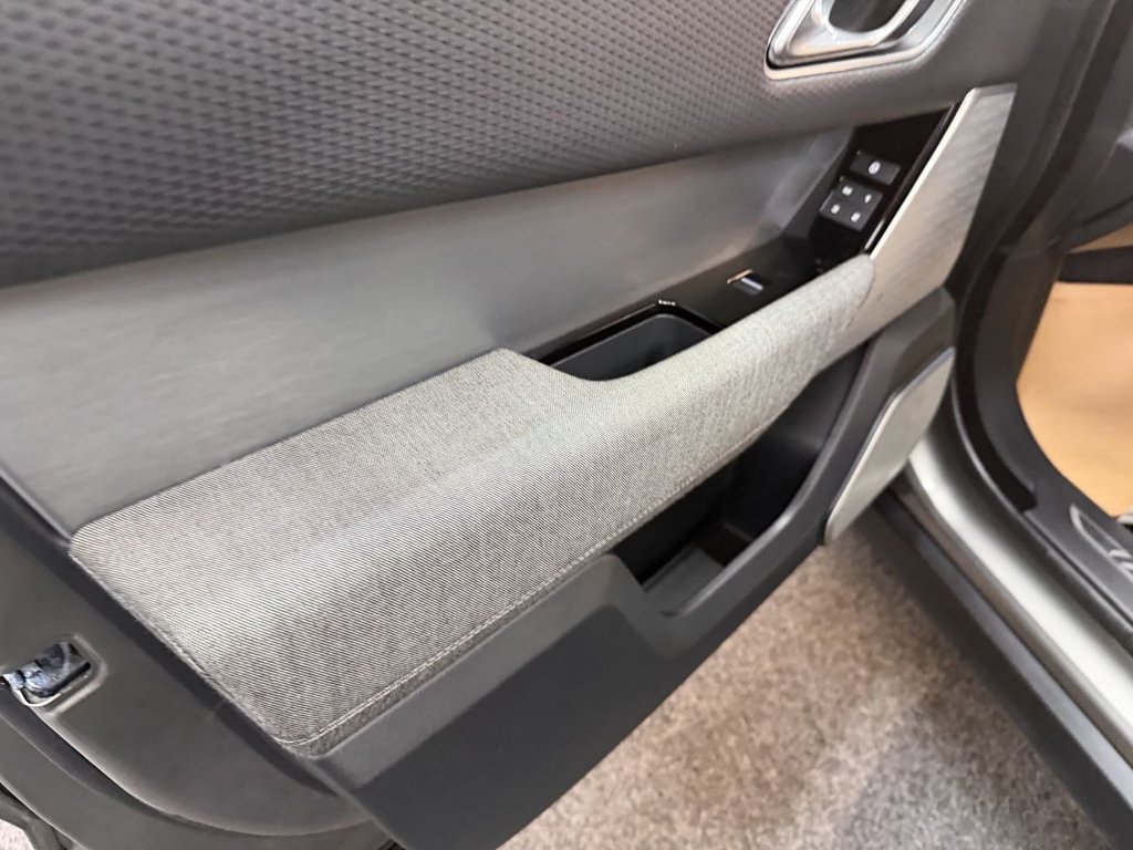 Used Land Rover Range Rover Velar 2017 for sale - 77692605: Photo 36