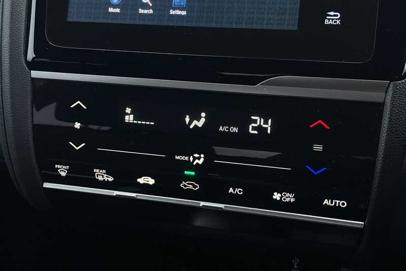 Used Honda Jazz 2018 for sale - 77322920: Photo 15