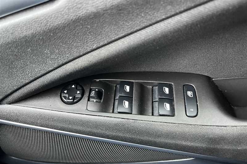 Used Vauxhall Crossland X 2019 for sale - 76776001: Photo 16