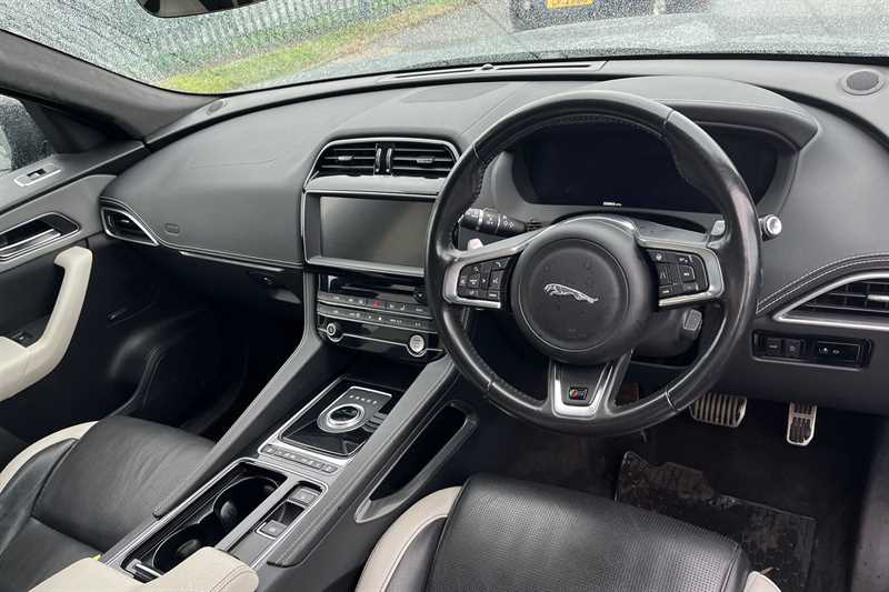 Used Jaguar F-Pace 2019 for sale - 77362891: Photo 38