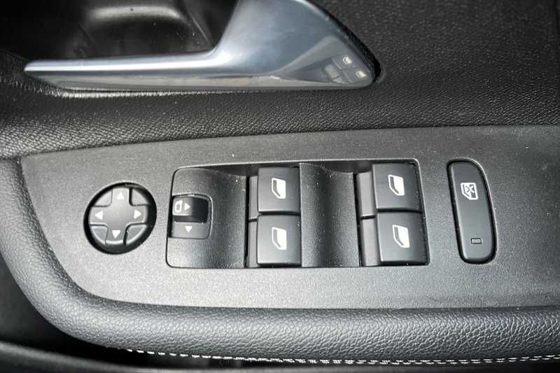 Used Vauxhall Mokka Electric 2022 for sale - 76955971: Photo 16