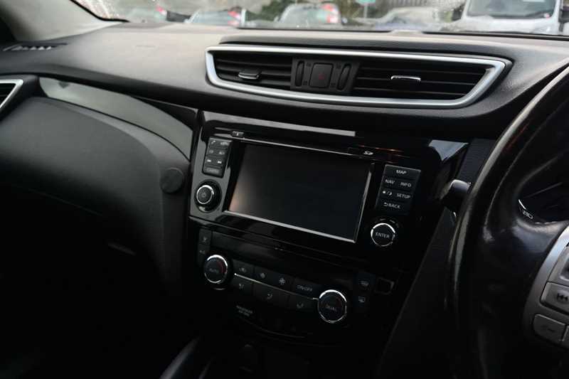 Used Nissan Qashqai 2017 for sale - 76956104: Photo 14