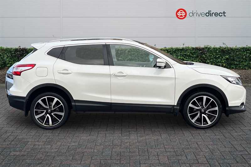 Used Nissan Qashqai 2017 for sale - 76956104: Photo 2