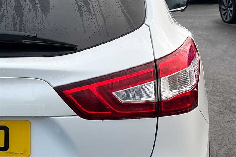 Used Nissan Qashqai 2017 for sale - 76956104: Photo 32