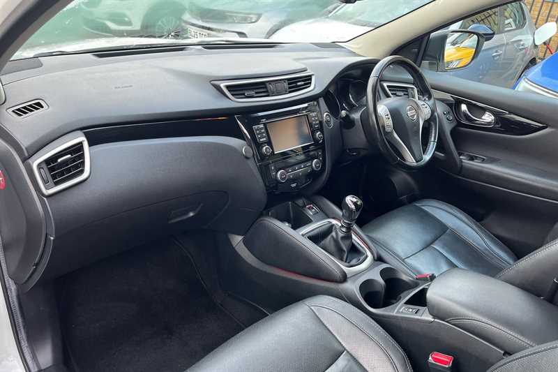 Used Nissan Qashqai 2017 for sale - 76956104: Photo 39