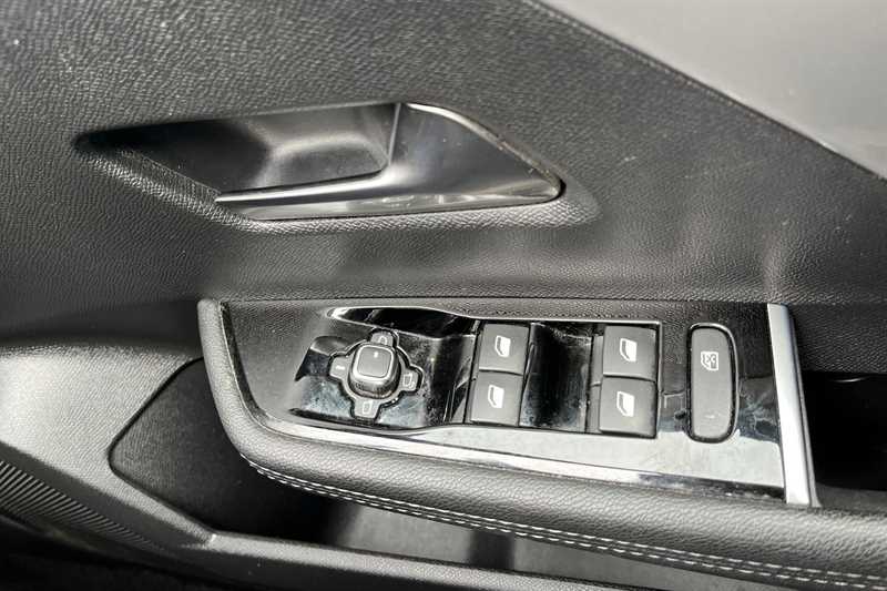 Used Vauxhall Astra 2024 for sale - 77930363: Photo 16