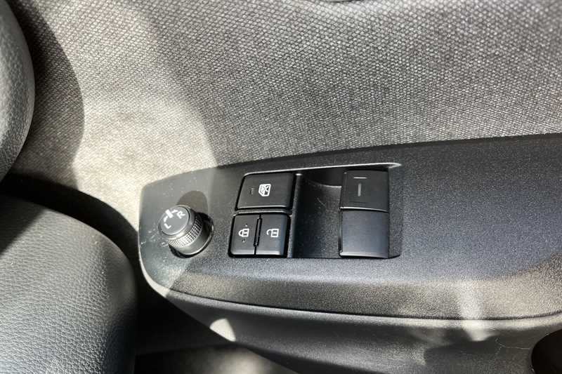 Used Toyota Yaris 2021 for sale - 77943985: Photo 16