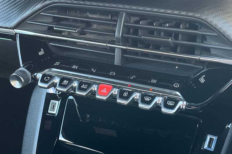 Used Peugeot 2008 2022 for sale - 76955769: Photo 15