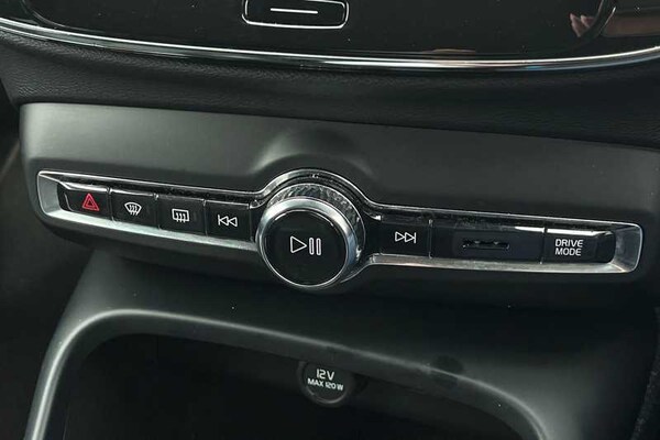 Used Volvo XC40 2021 for sale - 76044637: Photo 49