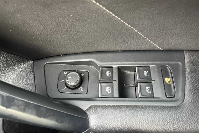 Used Volkswagen Tiguan 2018 for sale - 77844380: Photo 16