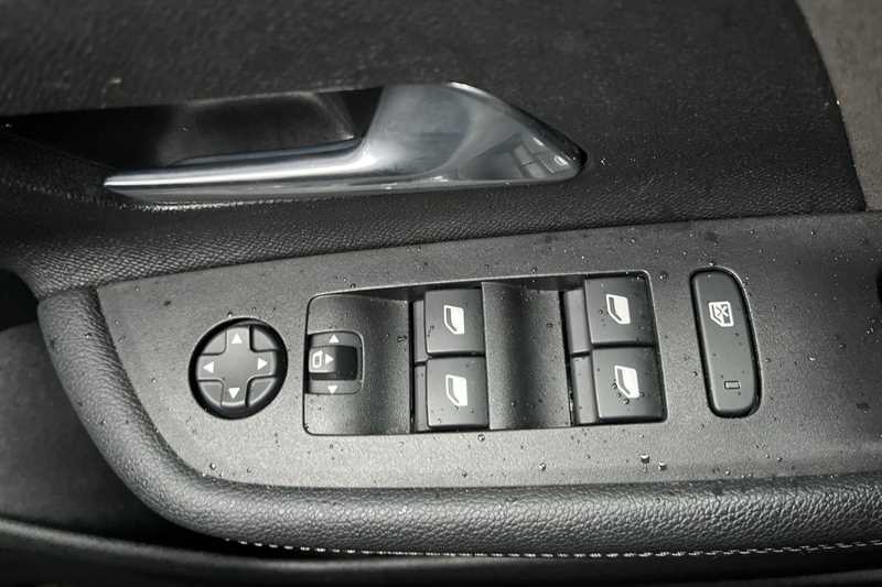 Used Vauxhall Mokka Electric 2023 for sale - 76956754: Photo 16